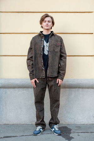 Джинсы J.B4 (Just Before) коричневого цвета, прямые