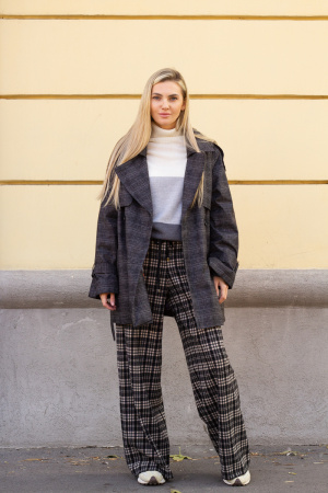 Пальто Victoria Andreyanova в серую клетку с поясом