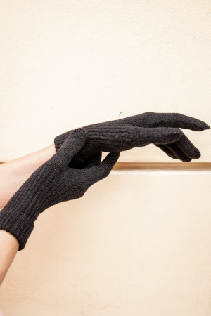 Перчатки Vizio вязаные для рук черного цвета